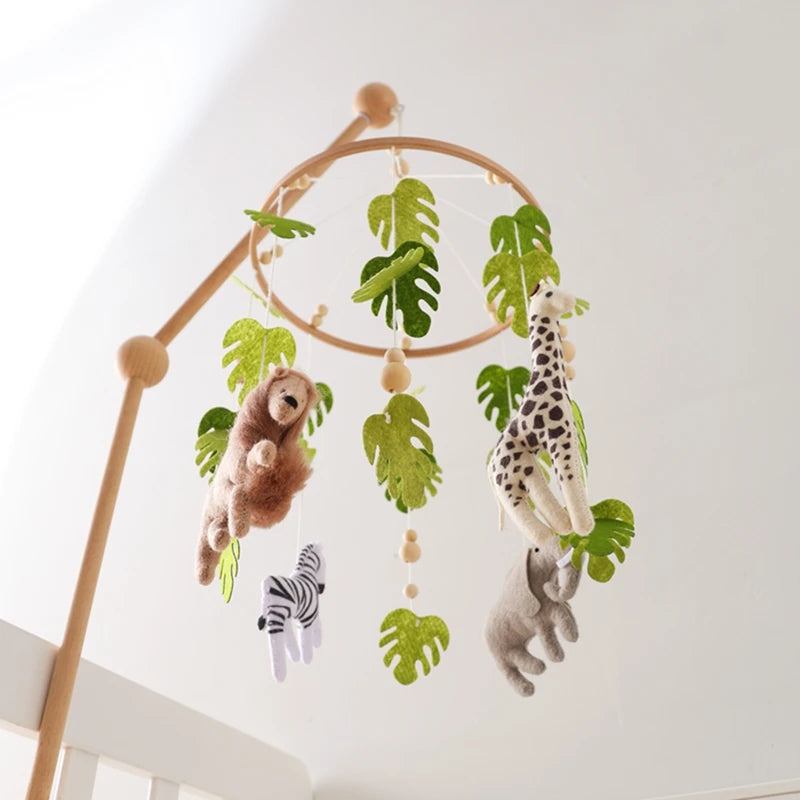Mobile de Lit Bébé - Animaux de la Forêt en Feutre et Bois