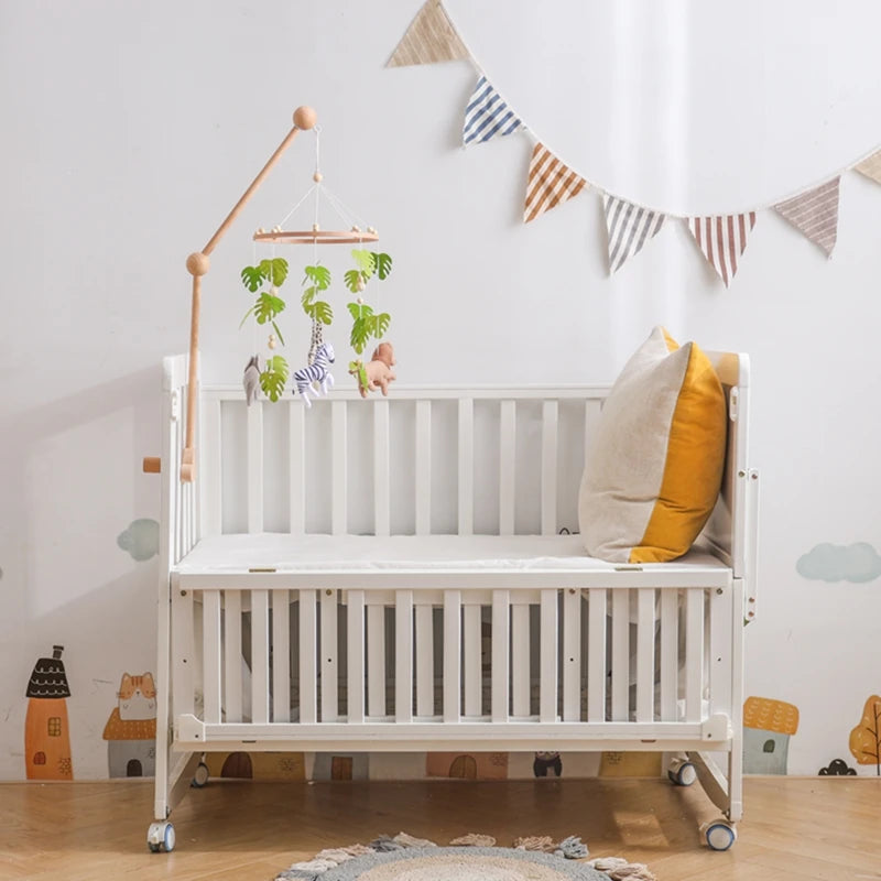 Mobile de Lit Bébé - Animaux de la Forêt en Feutre et Bois