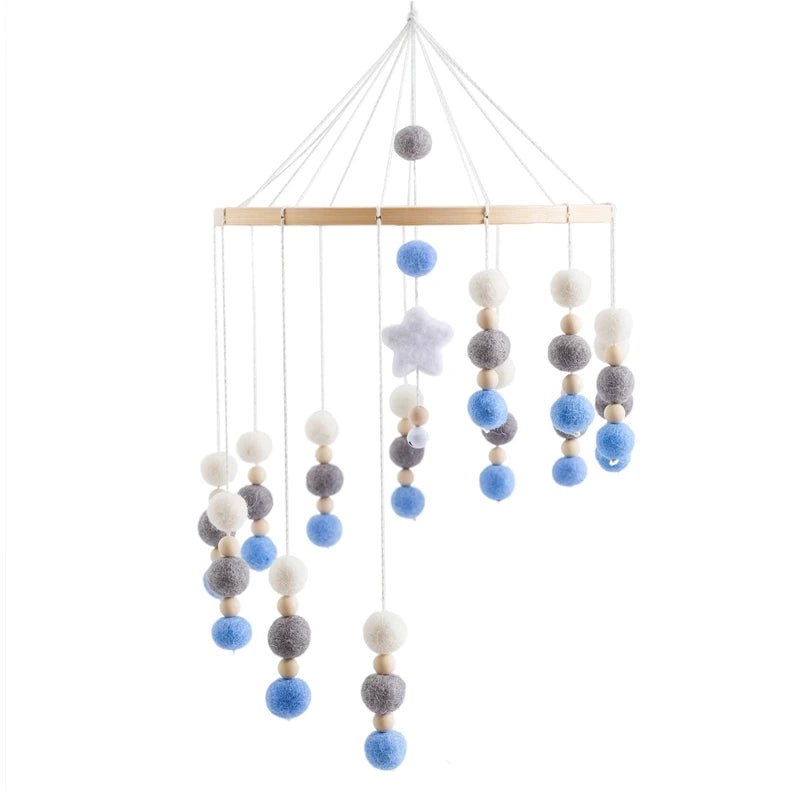 Mobile de Lit Bébé – Motifs Doux en Bois et Feutre